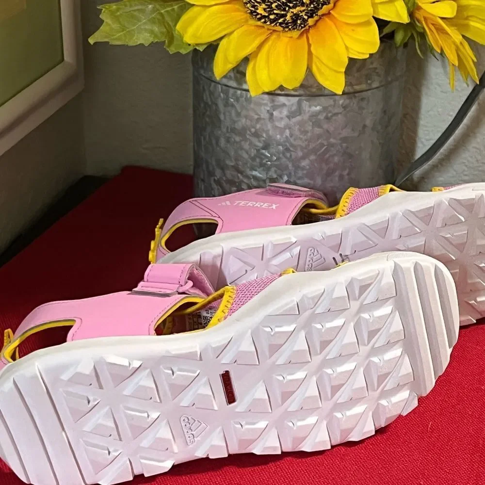 NWT Adidas Terrex Lego Captain Toey Kids’ Pink Sandals, Youth  6 (Women’s sz 8)
